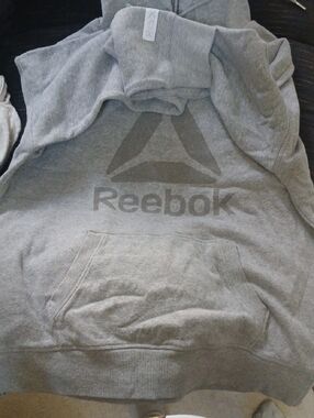 Reebok Men's Light Gray hoodie Sweatshirt with Logo